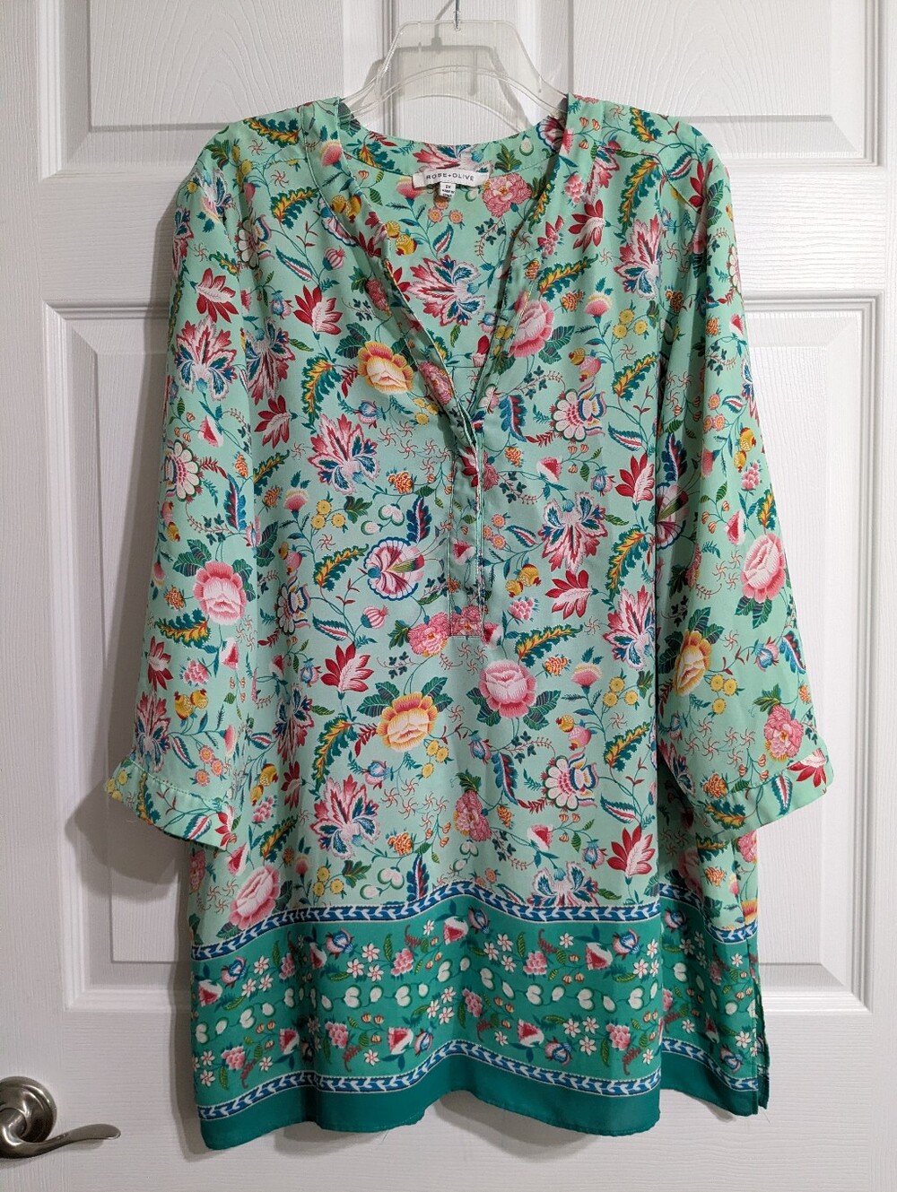 Rose + Olive Women's Plus Size Top